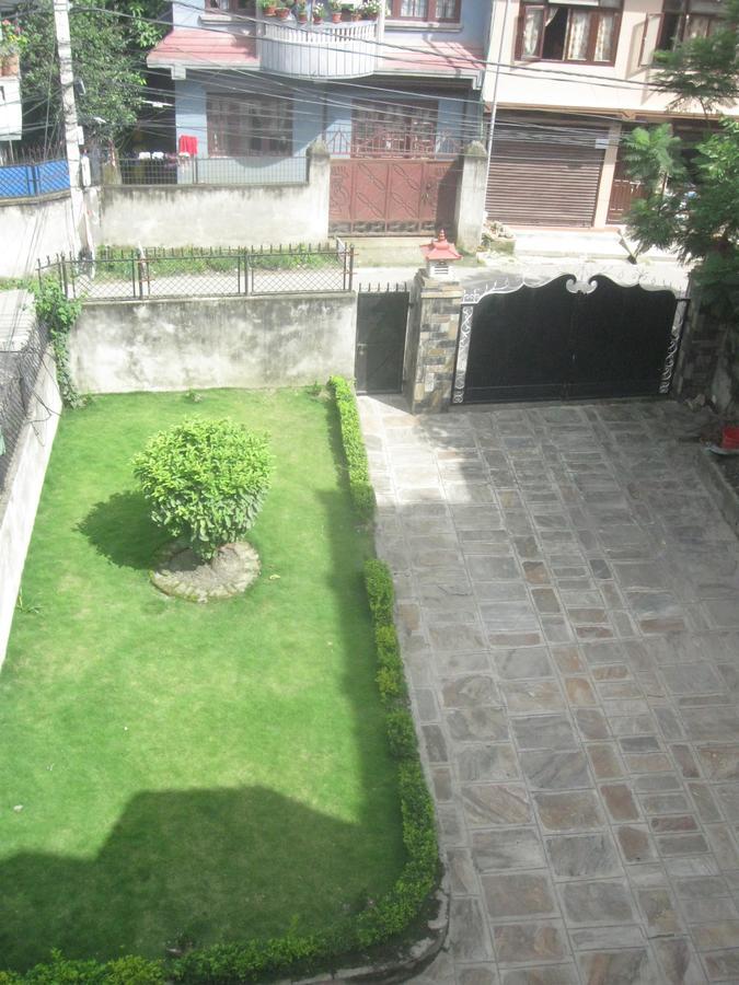Travelers Home Kathmandu Esterno foto